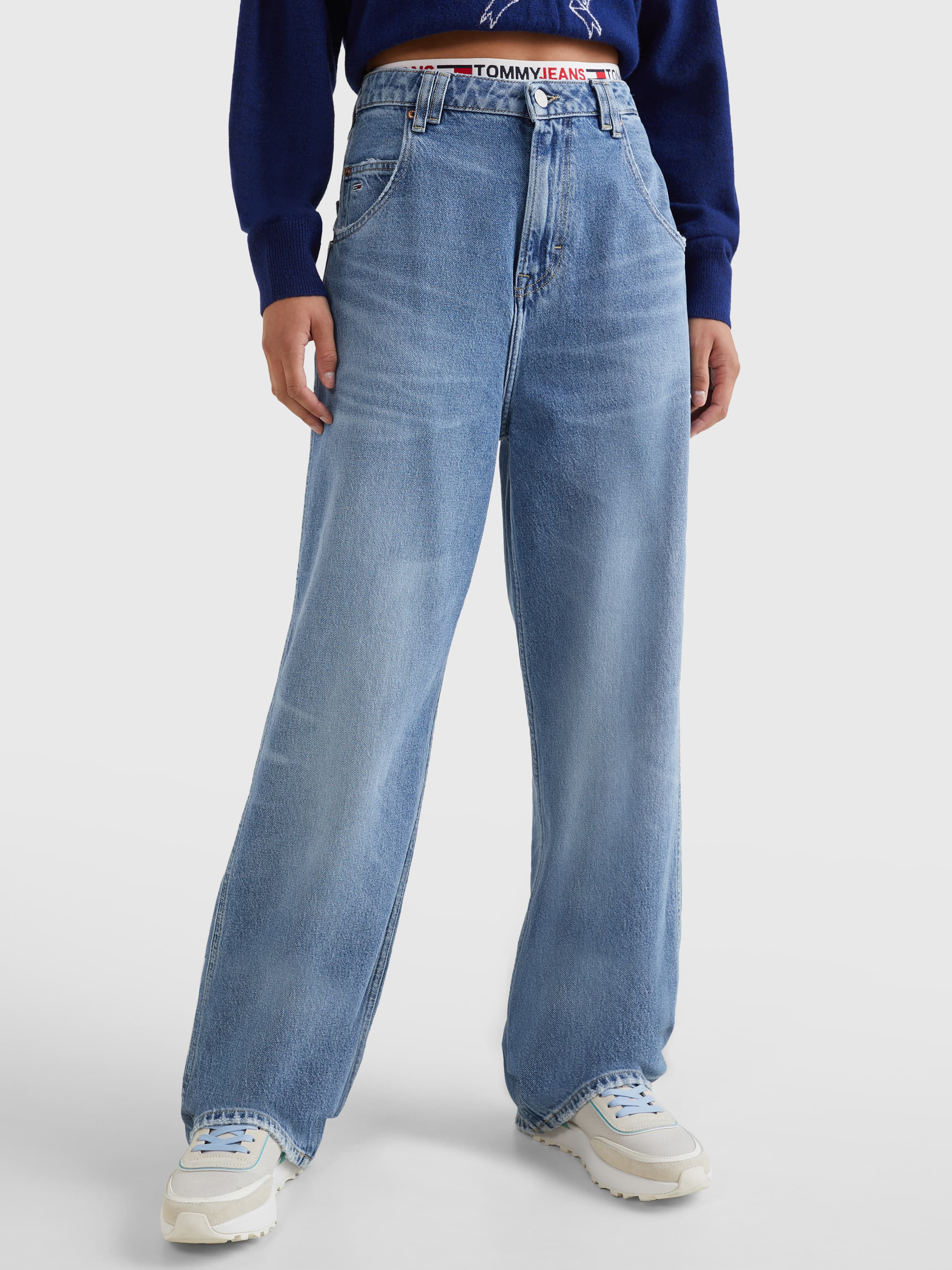 Daisy Low Rise Baggy Faded Jeans
